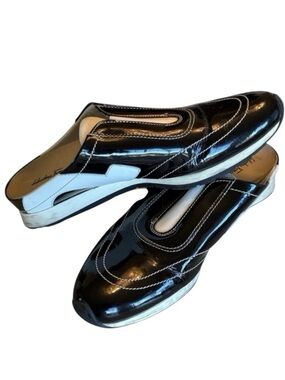 SALVATORE FERRAGAMO Sneakers Slip-on, Black Patent Leather/White Topstitch. 8